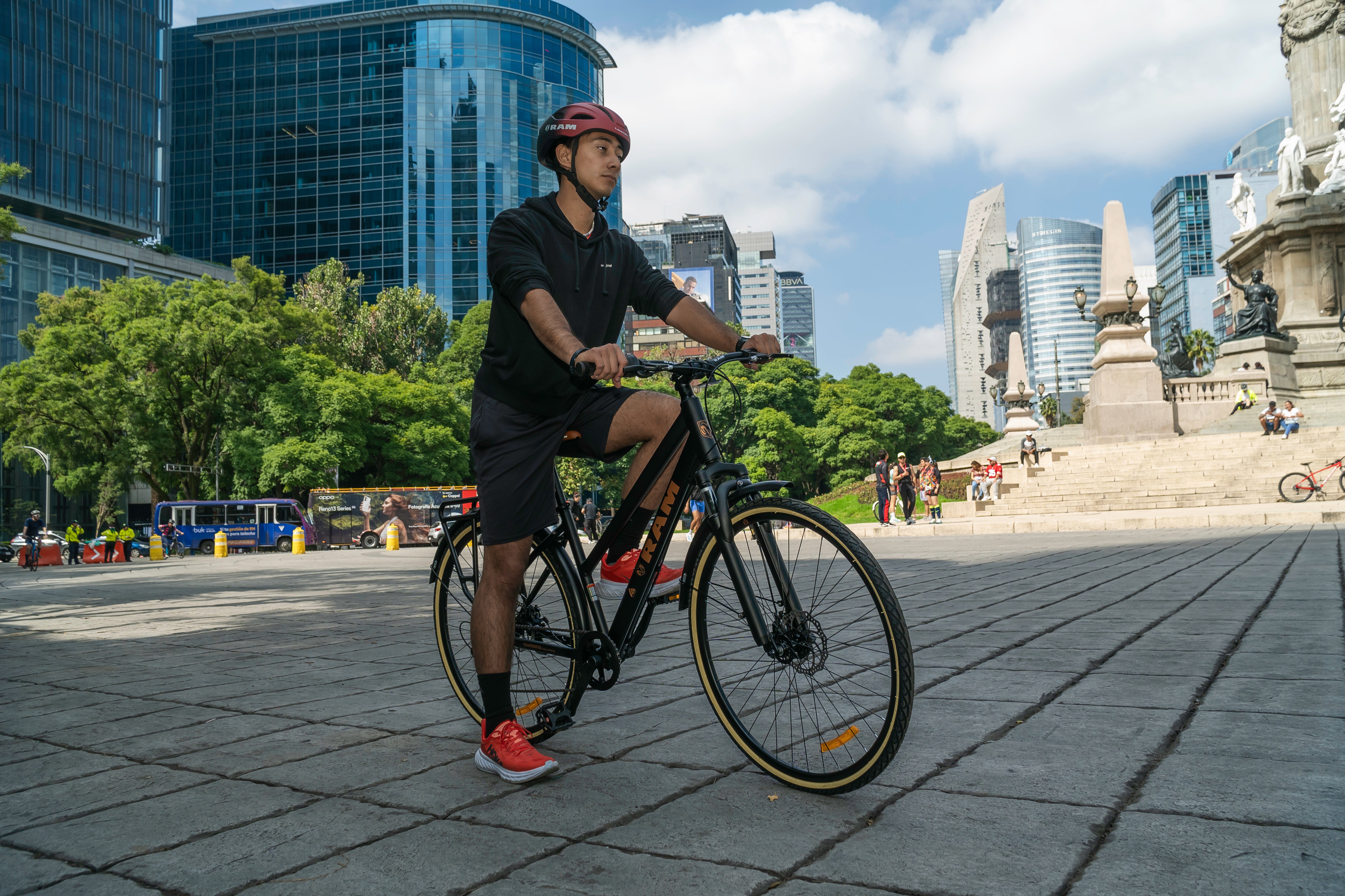 Bicicleta  de Montaña City R 700 Negra
